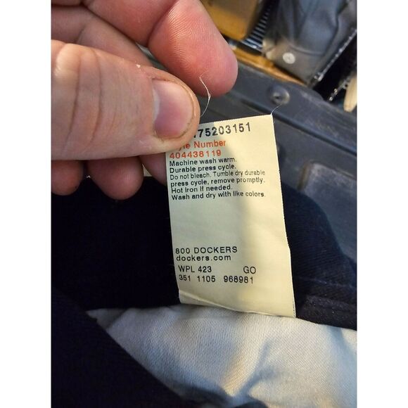 DOCKERS Pants Mens 36 Blue Pleated Front Classic Khakis Adult 36x32 - Picture 7 of 10